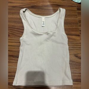 Skims tank (never worn)